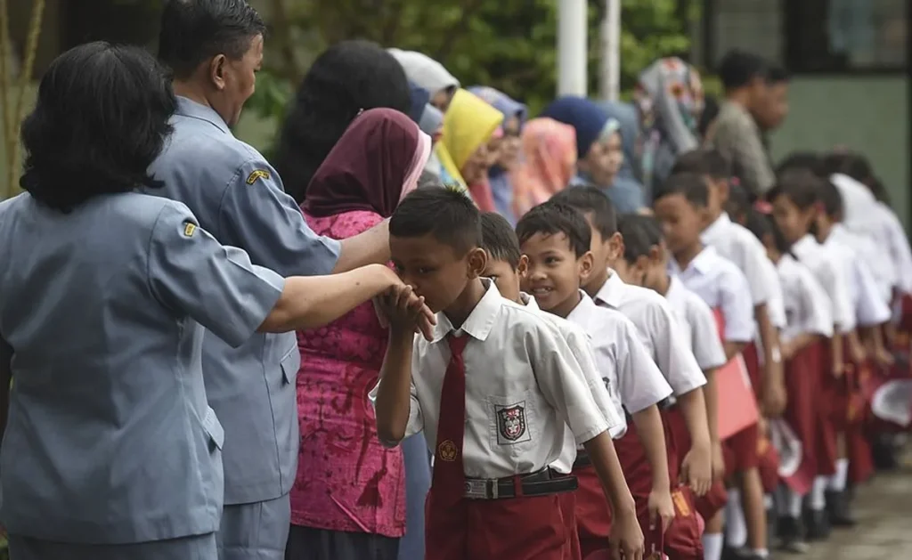 Implementasi Pendidikan Karakter Islami dalam Lembaga Pendidikan