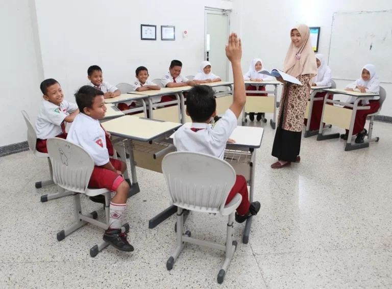 Integrasi Kedisiplinan Keislaman dan Pembinaan Rohani