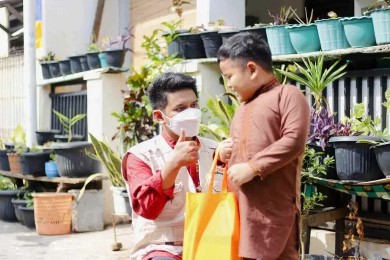 Keberlanjutan Pendidikan Anak Yatim: Tantangan dan Harapan