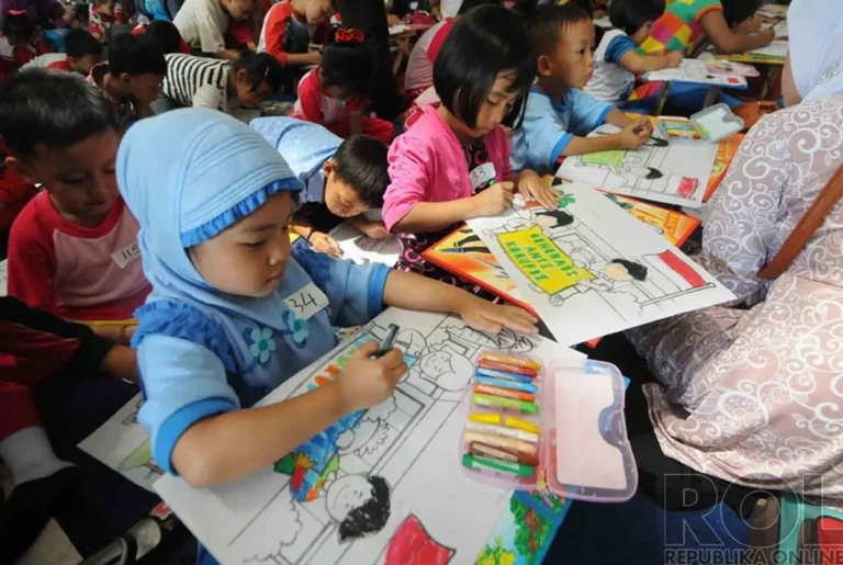 Membaca sebagai Dasar Kreativitas Anak Asuh
