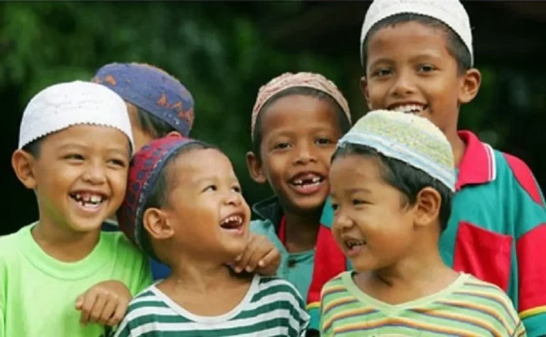Menjaga Tradisi Islami dalam Pendidikan Anak Yatim dan Mengamalkan