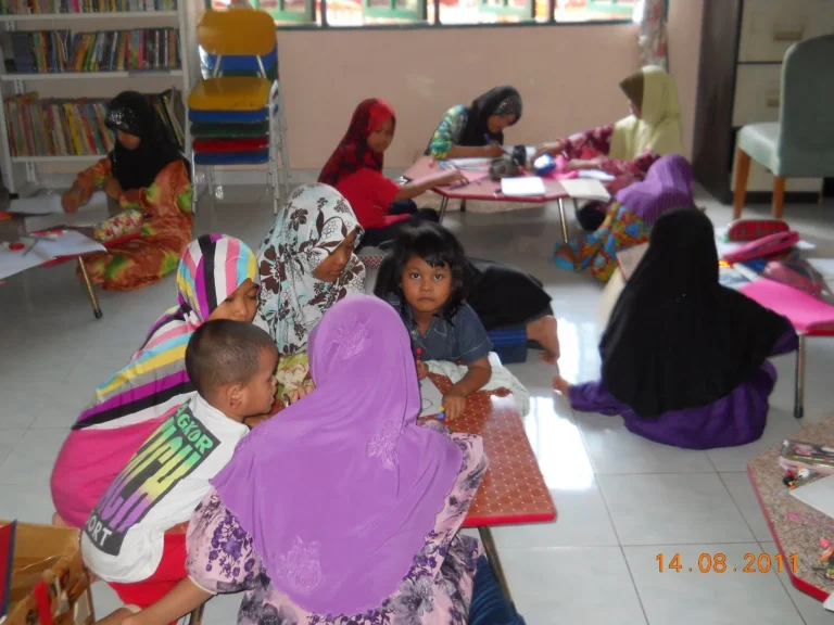 Pendekatan Holistik dalam Pendidikan Anak Yatim