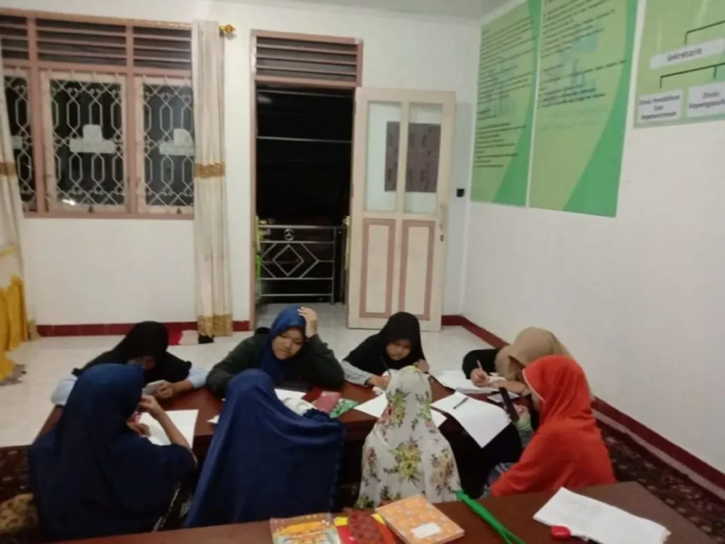 Pengenalan Diri Anak Asuh melalui Pengembangan Keterampilan: Proses Eksplorasi