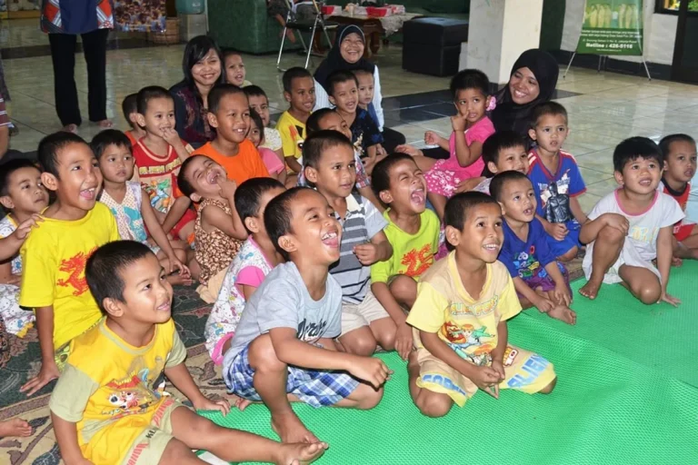 Perlindungan Hak Anak di Panti Asuhan